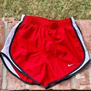 Like New women’s XS Nike shorts❤️🤍🖤